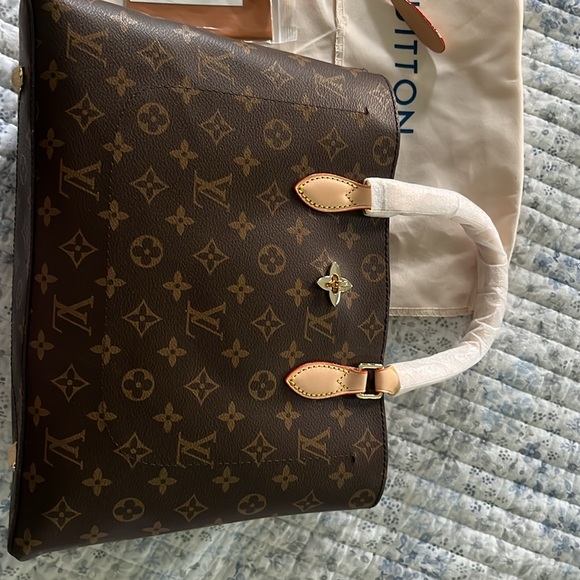 Pretty unused NWT Neiman Marcus handbag - Picture 3 of 5